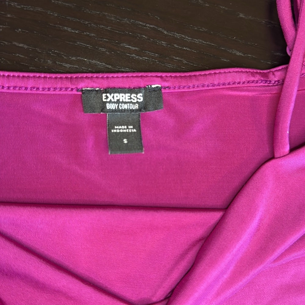 Express Women’s Body Contour Crop stretch Tops Color Cranberry & Metalli… - Picture 4 of 14